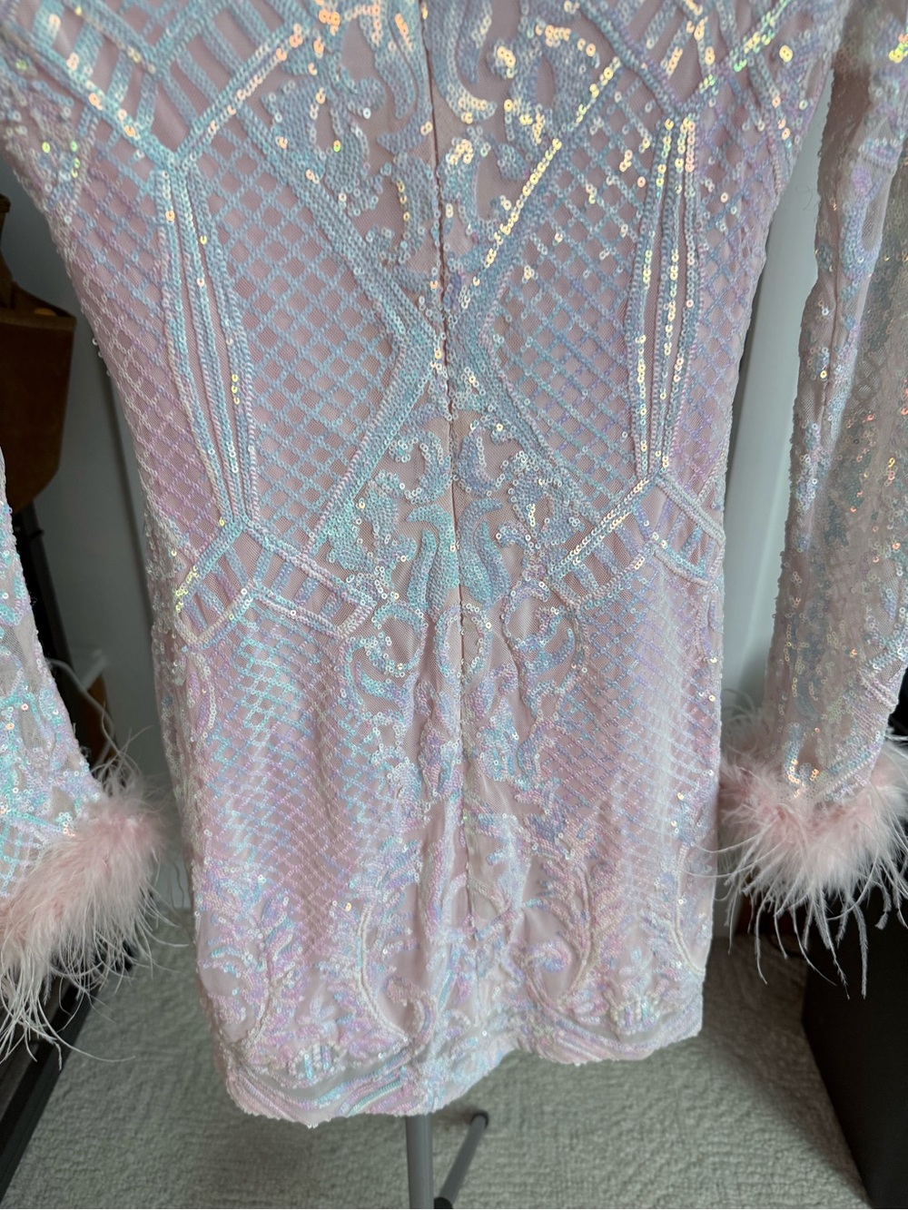 Blondie Nites Iridescent Pink Sequin Mini Dress sz 7 sheer feather cuff sleeves - Picture 11 of 16
